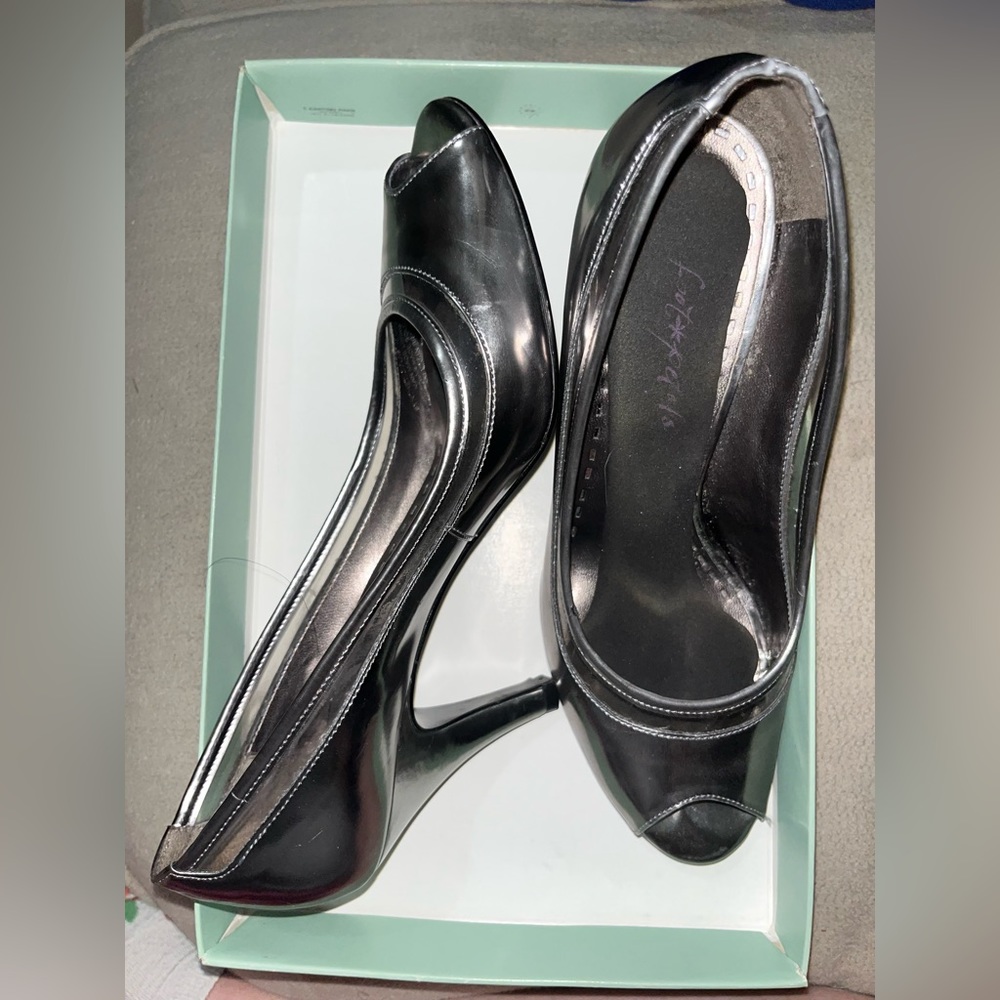 Gianni Bini shoes, size 7, 3 1/2 inch heel